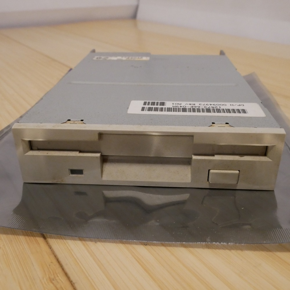 TEAC 3.5 inch Internal Floppy Disk Drive Model FD-235HF Tested & Working - 17‎ - Picture 2 of 9